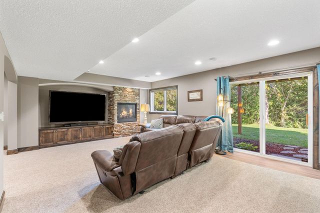 746 Riesgraf Road, Carver, MN 55315