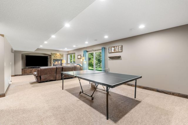 746 Riesgraf Road, Carver, MN 55315