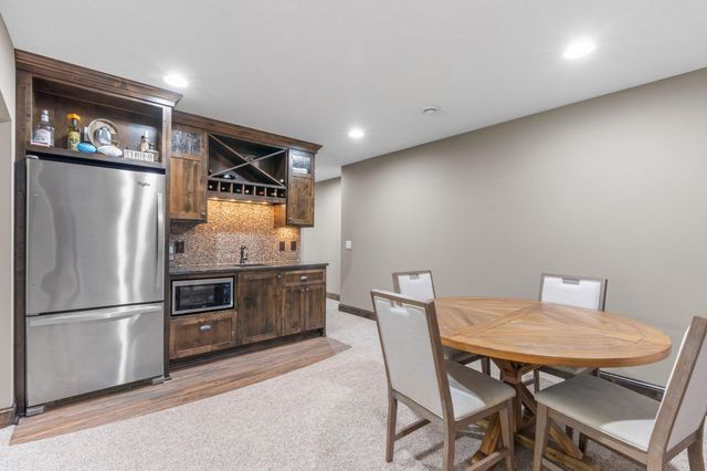 746 Riesgraf Road, Carver, MN 55315