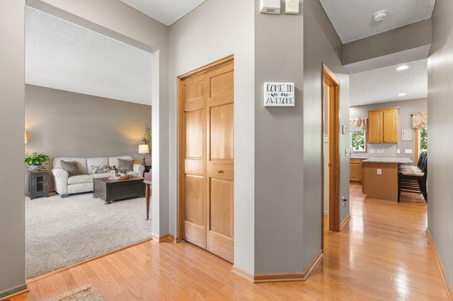 746 Riesgraf Road, Carver, MN 55315