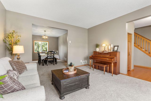 746 Riesgraf Road, Carver, MN 55315