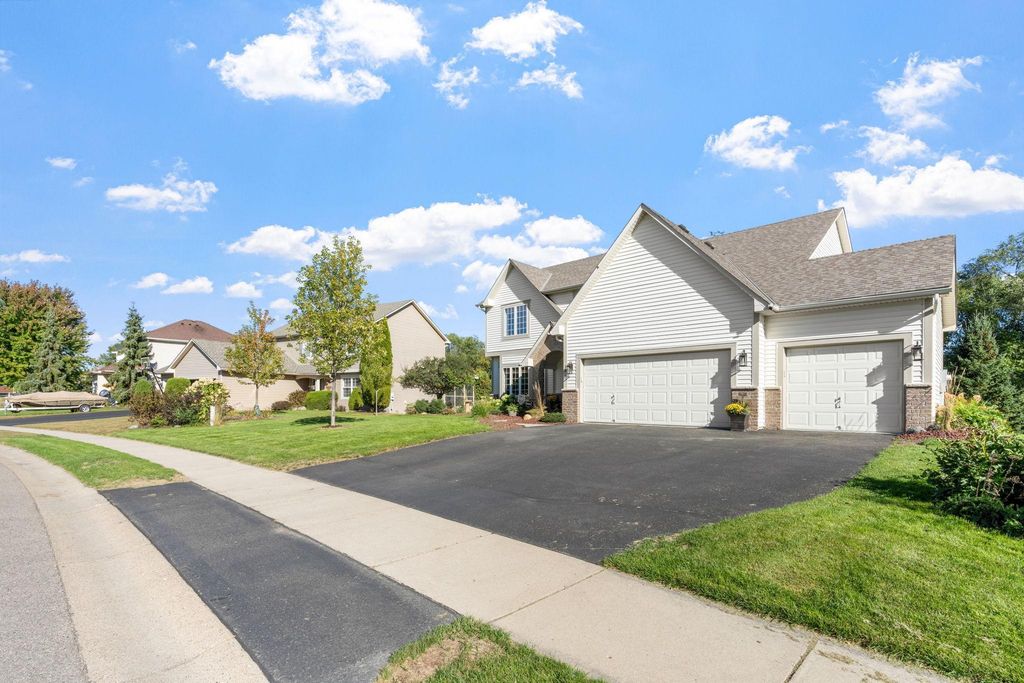 746 Riesgraf Road, Carver, MN 55315 — photo 3
