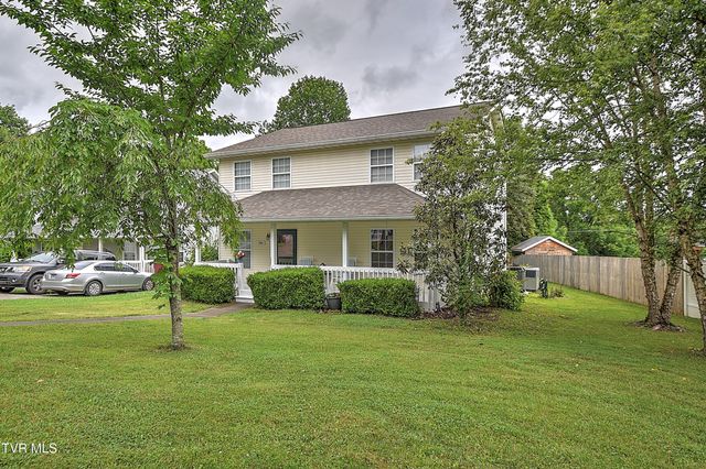 104 Phillip Drew Court, Johnson City, TN 37604