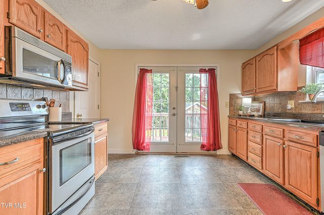 104 Phillip Drew Court, Johnson City, TN 37604