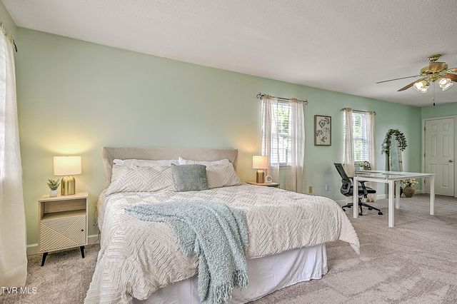 104 Phillip Drew Court, Johnson City, TN 37604