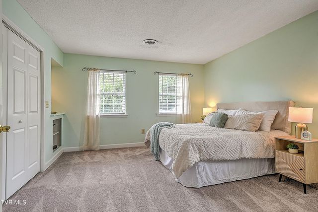 104 Phillip Drew Court, Johnson City, TN 37604