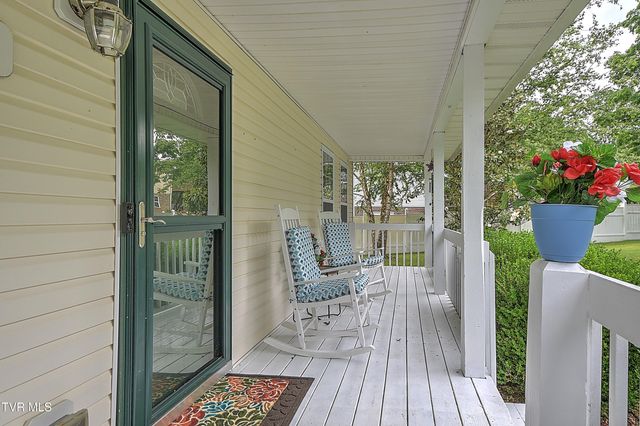 104 Phillip Drew Court, Johnson City, TN 37604