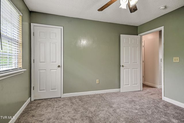 104 Phillip Drew Court, Johnson City, TN 37604