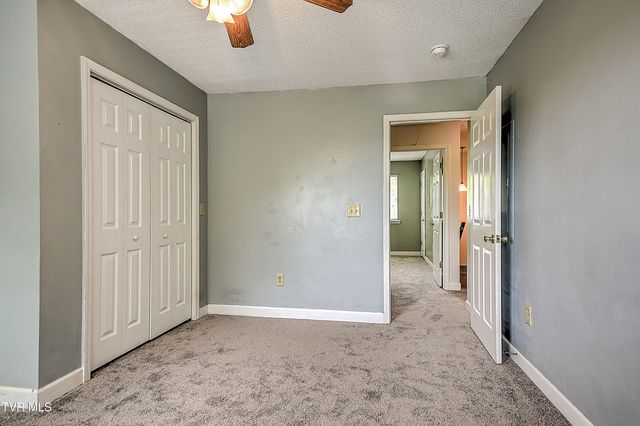 104 Phillip Drew Court, Johnson City, TN 37604
