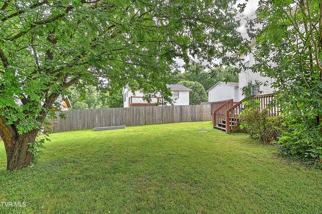 104 Phillip Drew Court, Johnson City, TN 37604