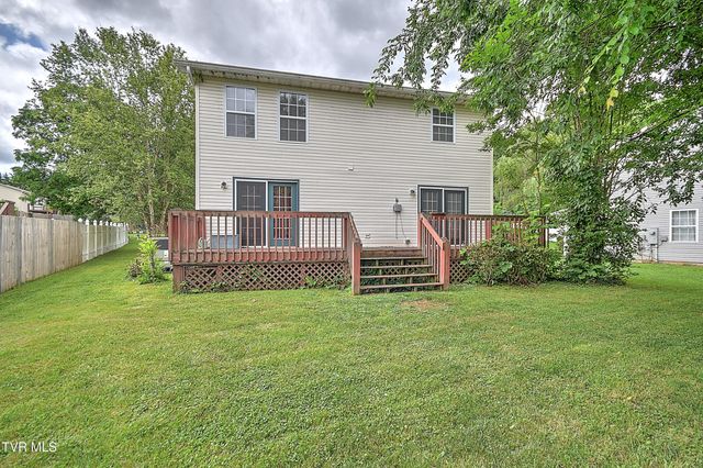 104 Phillip Drew Court, Johnson City, TN 37604