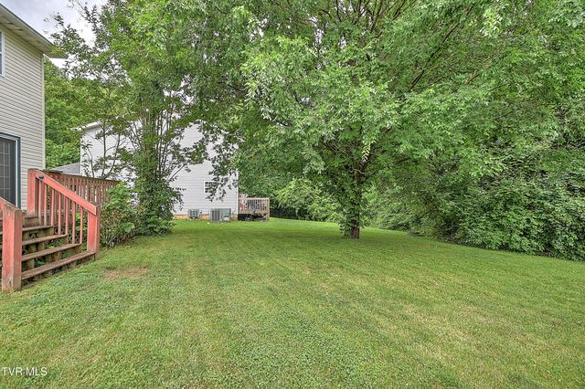 104 Phillip Drew Court, Johnson City, TN 37604