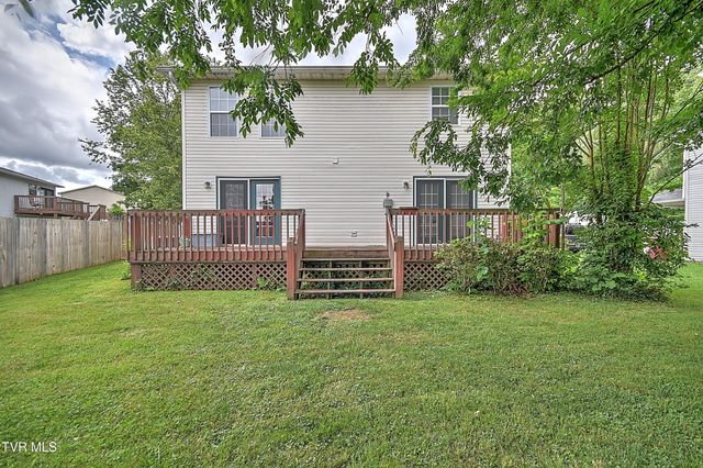104 Phillip Drew Court, Johnson City, TN 37604