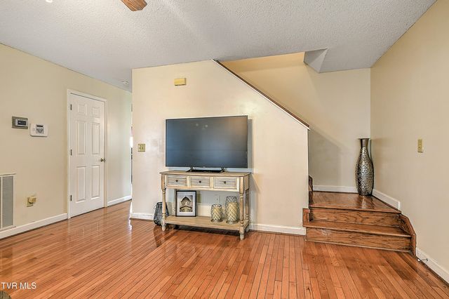 104 Phillip Drew Court, Johnson City, TN 37604