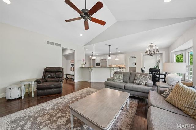17925 Homestead Bluffs Drive, Wildwood, MO 63005