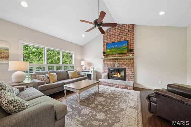 17925 Homestead Bluffs Drive, Wildwood, MO 63005