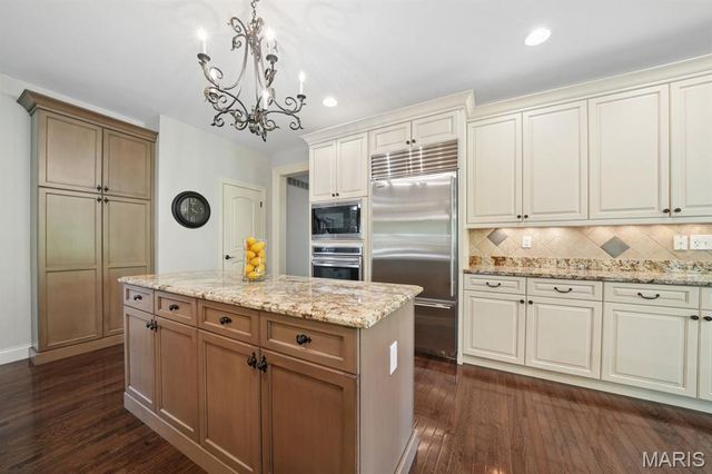 17925 Homestead Bluffs Drive, Wildwood, MO 63005