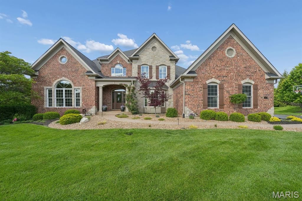 17925 Homestead Bluffs Drive, Wildwood, MO 63005