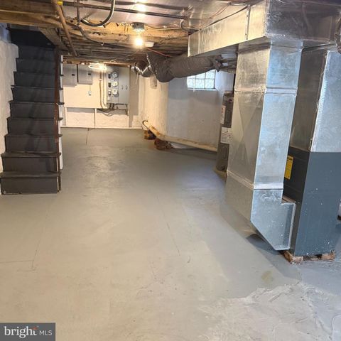 546 S SALFORD ST, Philadelphia, PA 19143