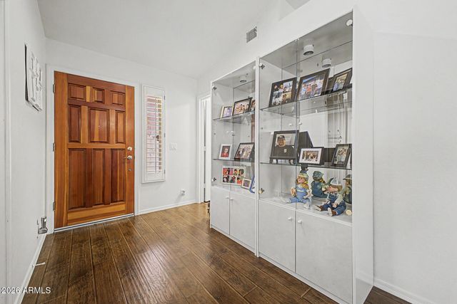 8513 W ORAIBI Drive, Peoria, AZ 85382