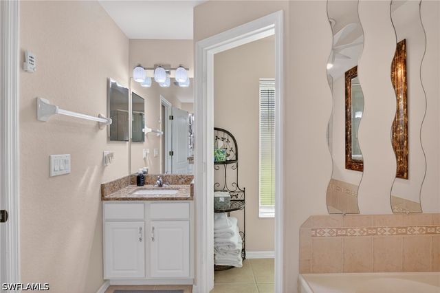 1223 NW 40th PL, Cape Coral, FL 33993