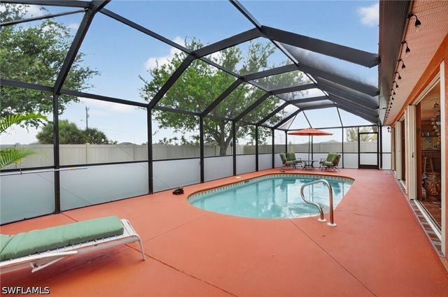 1223 NW 40th PL, Cape Coral, FL 33993