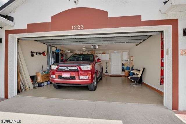 1223 NW 40th PL, Cape Coral, FL 33993