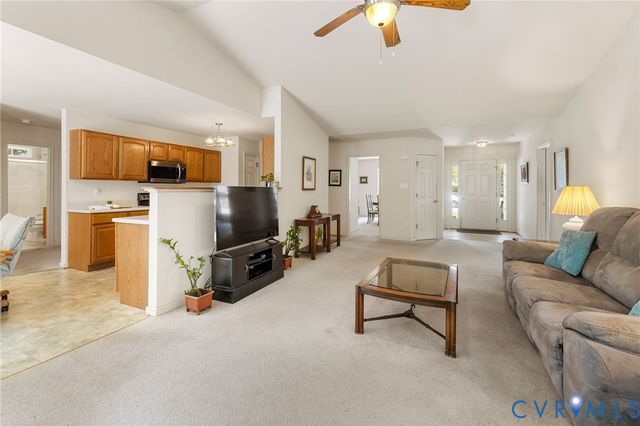3173 Poplar View Pl, Chester, VA 23831