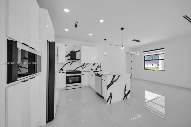 803 Desoto Ave, Lehigh Acres, FL 33972