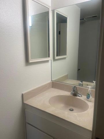 5301 E Waverly Drive 218, Palm Springs, CA 92264