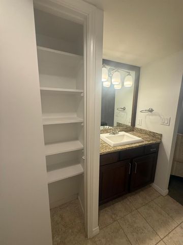 3525 Sage Road 1204, Houston, TX 77056