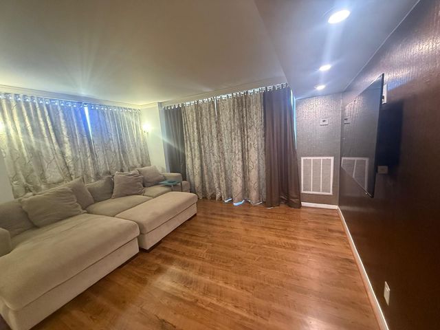 3525 Sage Road 1204, Houston, TX 77056