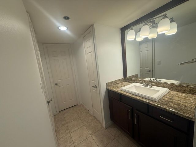 3525 Sage Road 1204, Houston, TX 77056