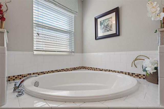 4204 OAKVIEW DRIVE, Davenport, FL 33837