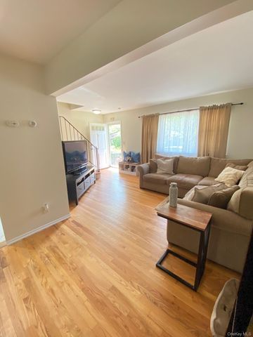 34 Inwood Road, Port Washington, NY 11050