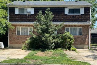 34 Inwood Road, Port Washington, NY 11050