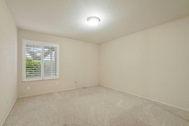 5551 Grouse Run Dr, Stockton, CA 95207