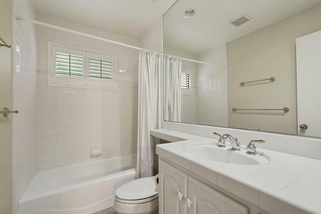 5551 Grouse Run Dr, Stockton, CA 95207