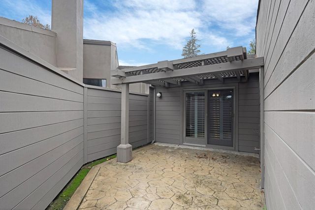 5551 Grouse Run Dr, Stockton, CA 95207