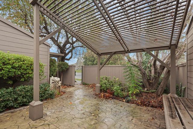 5551 Grouse Run Dr, Stockton, CA 95207