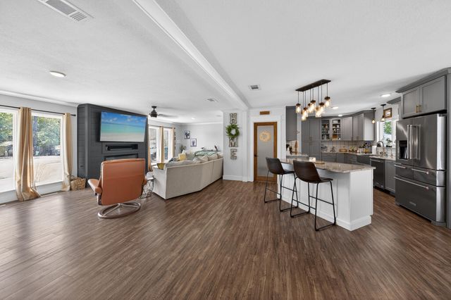 837 Cardinal Street, Fort Walton Beach, FL 32547