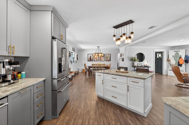 837 Cardinal Street, Fort Walton Beach, FL 32547