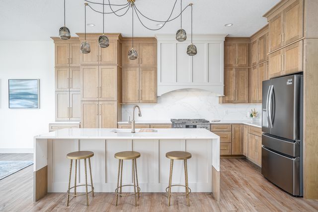 6638 Pelican Street, Bettendorf, IA 52722