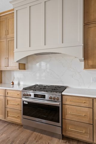 6638 Pelican Street, Bettendorf, IA 52722