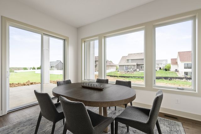 6638 Pelican Street, Bettendorf, IA 52722