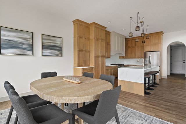 6638 Pelican Street, Bettendorf, IA 52722