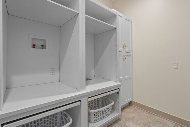 6638 Pelican Street, Bettendorf, IA 52722