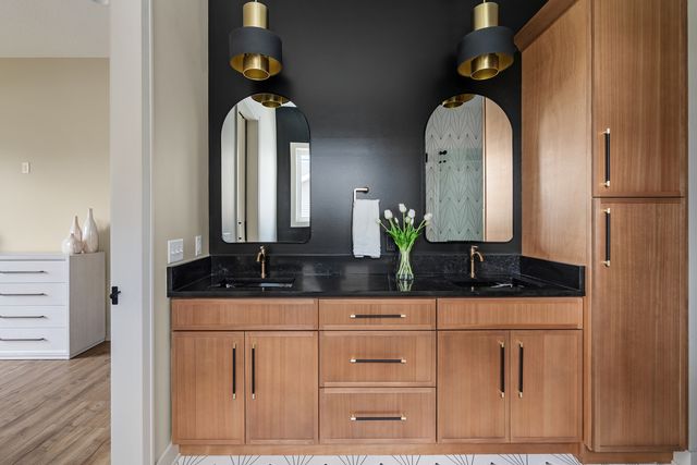 6638 Pelican Street, Bettendorf, IA 52722