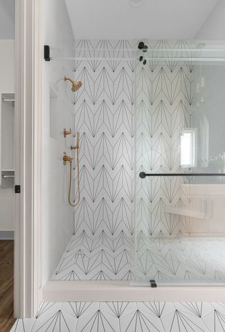 6638 Pelican Street, Bettendorf, IA 52722