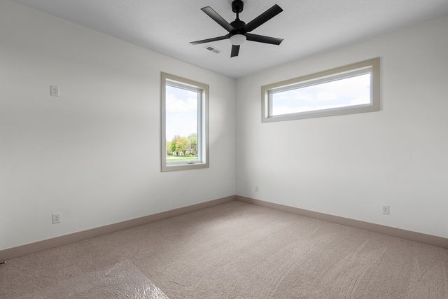 6638 Pelican Street, Bettendorf, IA 52722